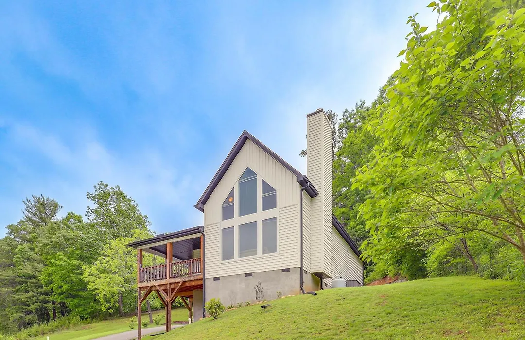Family Home W/ Views ~ 5 Mi To Downtown Asheville!-1